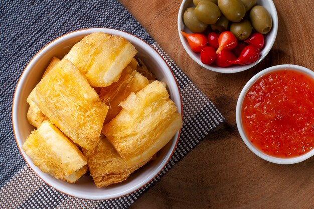 Plato de comida tradicional brasileña