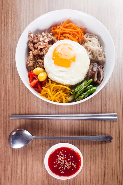 Foto plato de corea de bibimbub