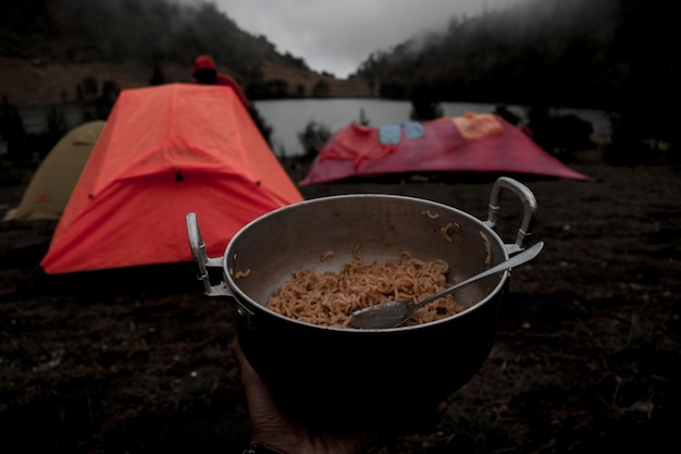 Foto un plato de fideos