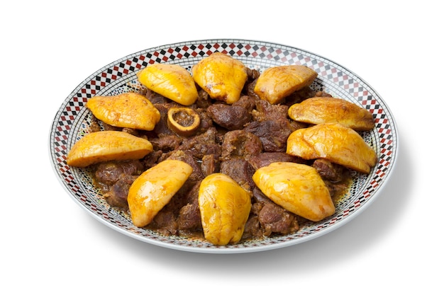 Plato marroquí con carne y Safarjal