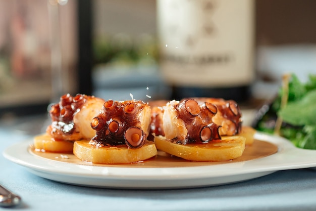 Plato nacional español pulpo gallego con patata