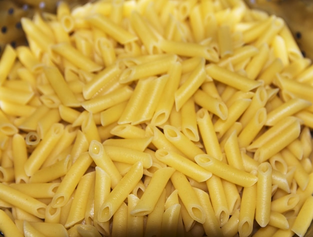 Un plato de pasta con la palabra pasta