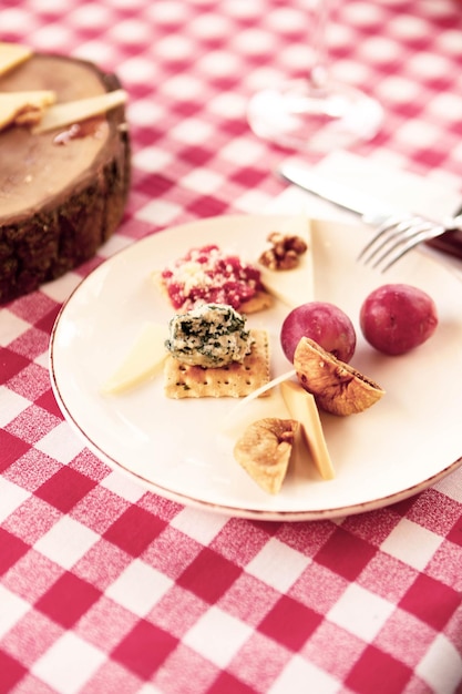 Plato de quesos Charcutería gourmet de vinos y quesos