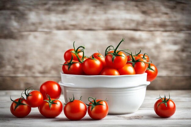 Foto un plato de tomates con un plato blanco de tomates en la mesa