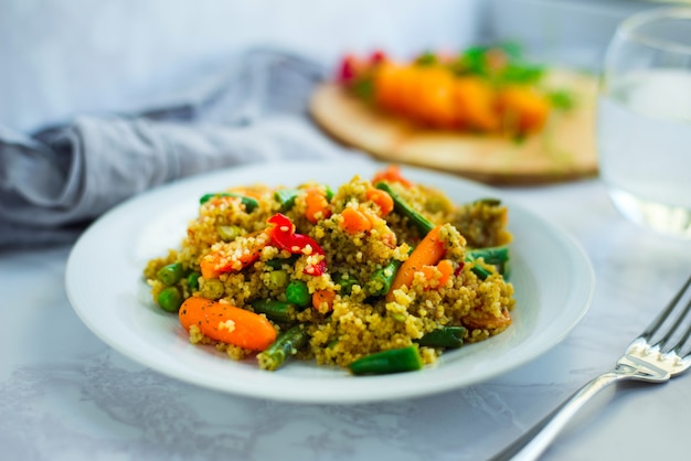 Plato tradicional africano - cuscús con verduras