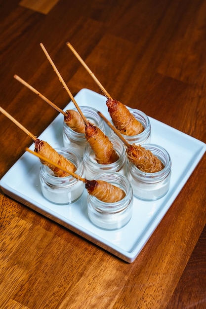 platos de comida de lujo en un buen restaurante