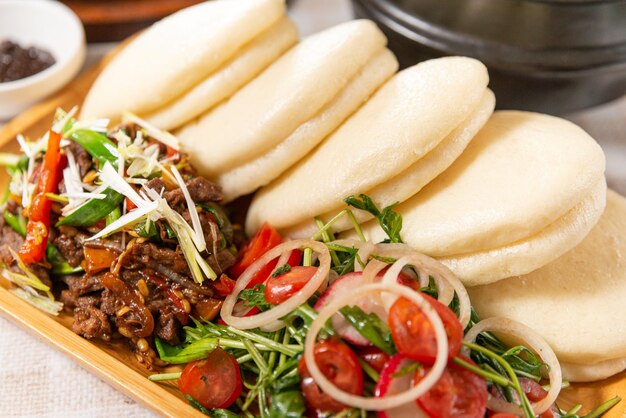 Platos coreanos en la mesa pancarta del plan general con platos coreanos Cocina asiática