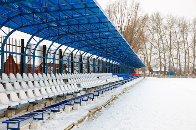 Platz auf den Tribünen im Winter