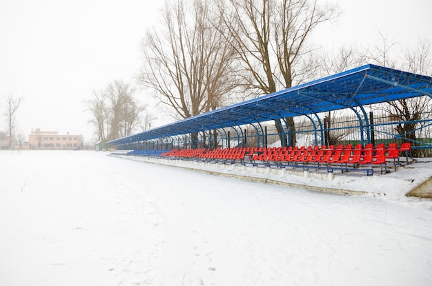 Platz auf den Tribünen im Winter