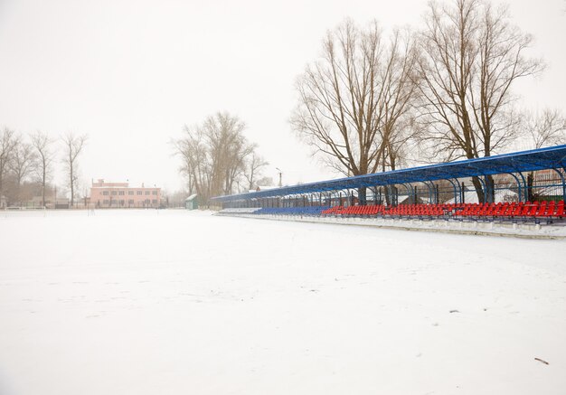 Platz auf den Tribünen im Winter