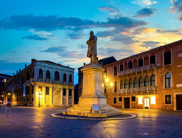 Platz Campo Santo Stefano