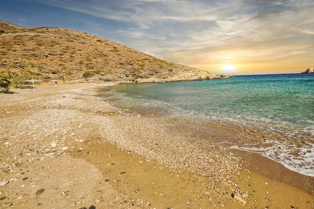 Playa de Agios Georgios en la isla Grecia de Skinos