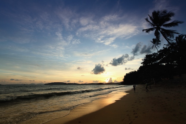 Playa al amanecer