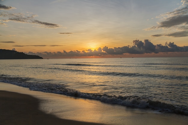 Playa al atardecer