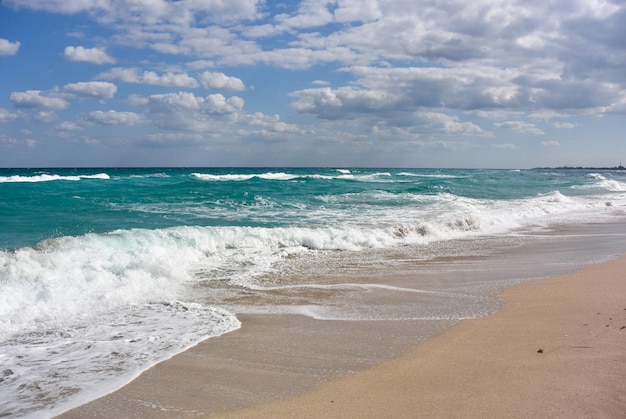 Playa de arena blanca de Varadero Magnífica costa del océano Atlántico Cuba