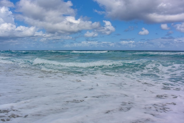 Playa de arena blanca de Varadero Magnífica costa del océano Atlántico Cuba