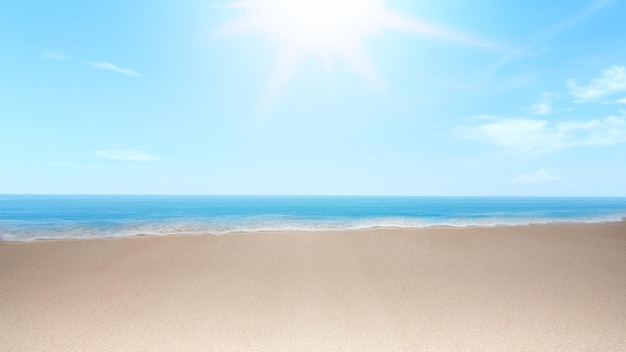 Playa de arena con el océano azul