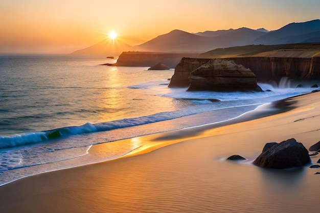 Una playa con un atardecer de fondo