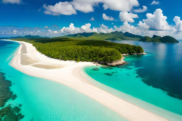 Una playa con un barco en el agua