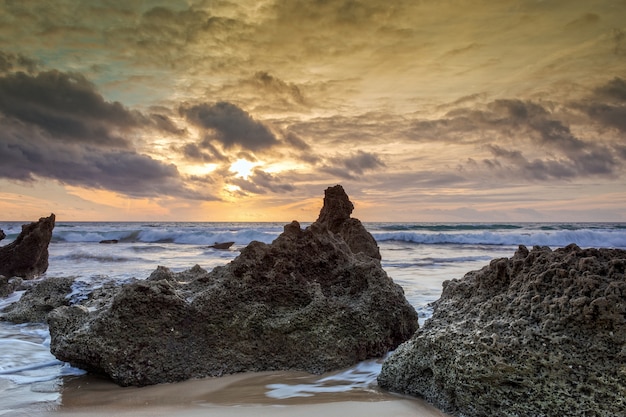 Playa de La Barrosa en Cádiz al atardecer