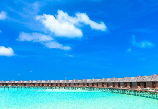 Playa con bungalows de agua en MaldivesxAxA