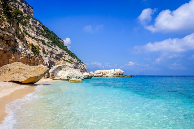 Playa Cala Mariolu en Orosei Golf, Cerdeña, Italia