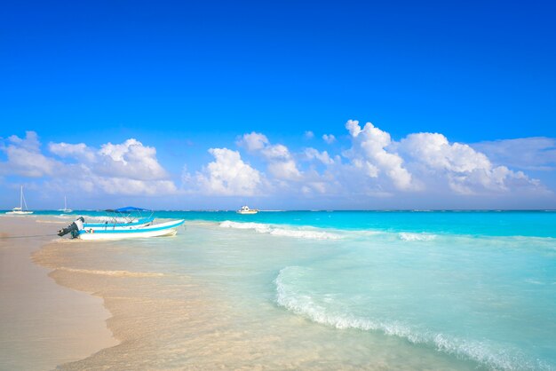 Playa caribeña de tulum en la Riviera Maya