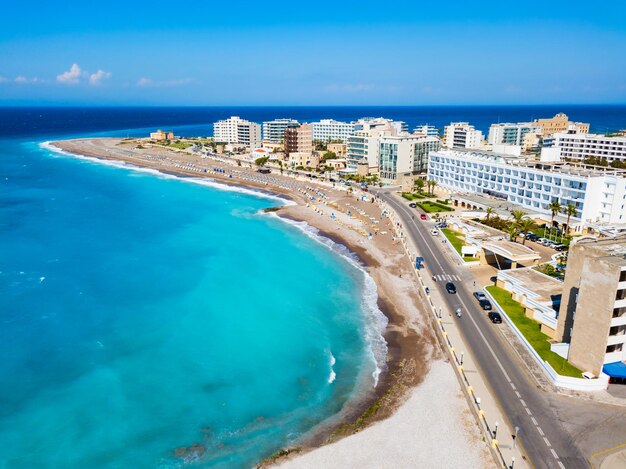 Playa de la ciudad de la isla de Rodas Grecia