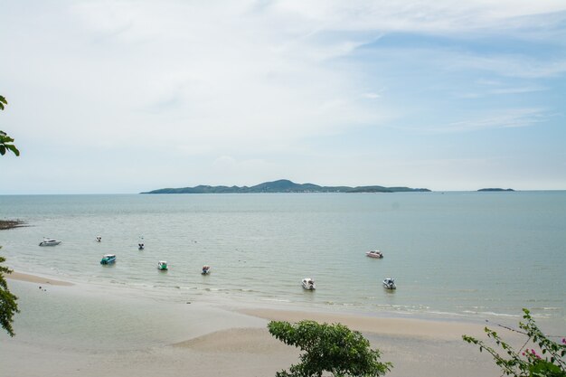 Playa y ciudad de Pattaya, Chonburi, Tailandia