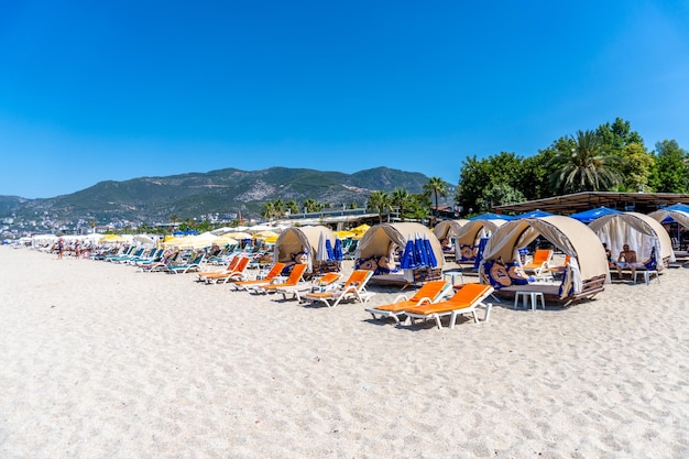 Playa de Cleopatra con buena arena y mar azul Alanya Antalya Turquía