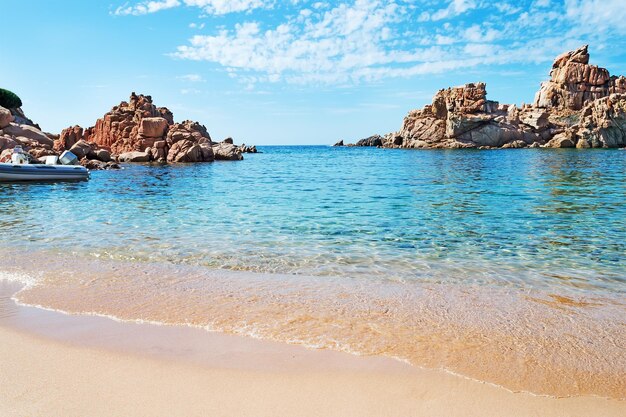 Playa de Costa Paradiso en un día nublado