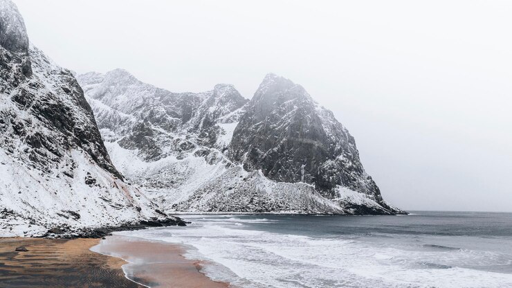 Playa de Kvalvika en las islas Lofoten, Noruega