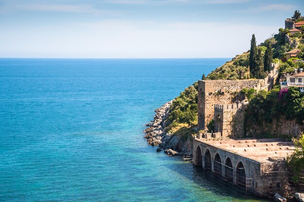 Playa del mar en Alanya, Turquía