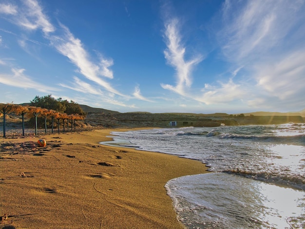 Playa de Mytakas en la isla de Milos