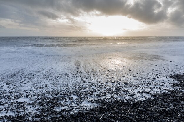 Foto playa negra islandia