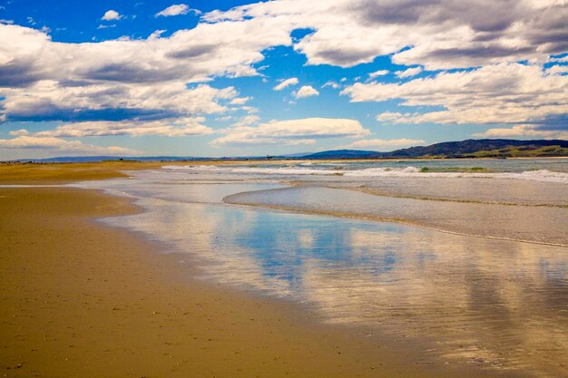 Playa del océano Pacífico en Nueva Zelanda