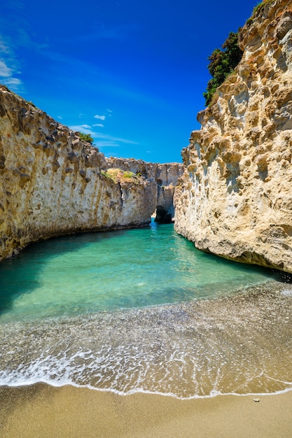 Playa de papafragas en la isla de milos grecia