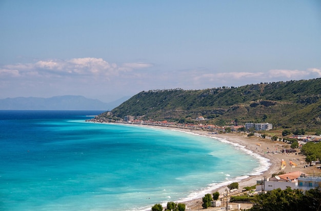 Playa pintoresca en Rodas