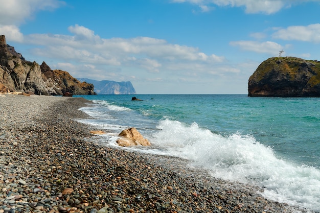 Playa con rocas