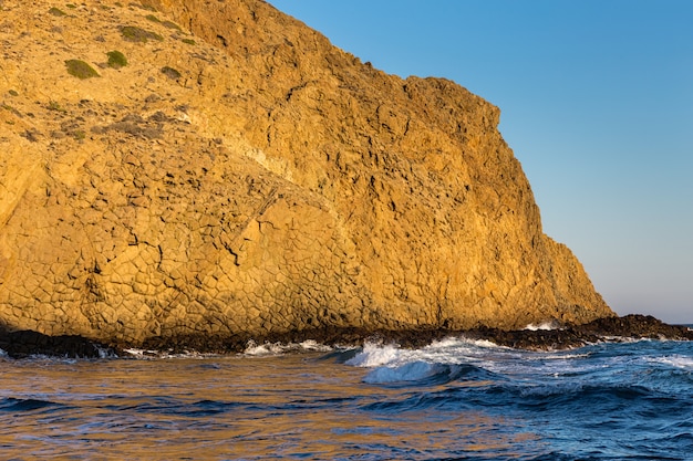 playa rocosa