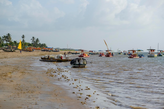 Playa Sao Miguel dos Milagres Alagoas Brasil Pequeñas embarcaciones en Playa Toque