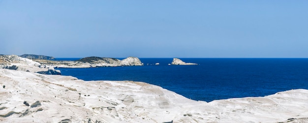 La playa de Sarakiniko en la isla de Milos