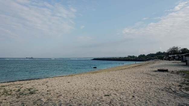 Foto la playa de serangan en la isla paradisíaca de bali