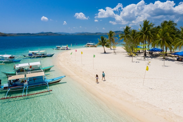 Playa tropical en Coron, Filipinas