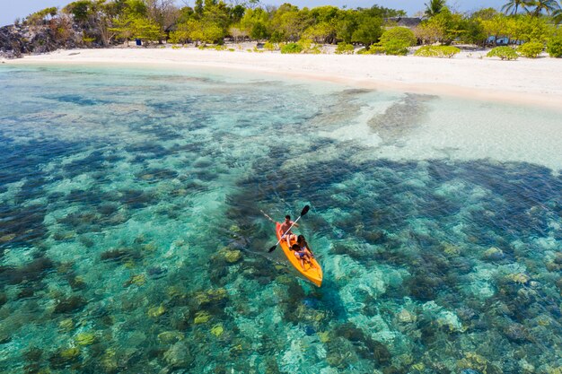 Playa tropical en Coron, Filipinas