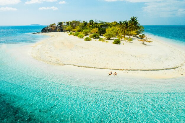 Playa tropical en Coron, Filipinas