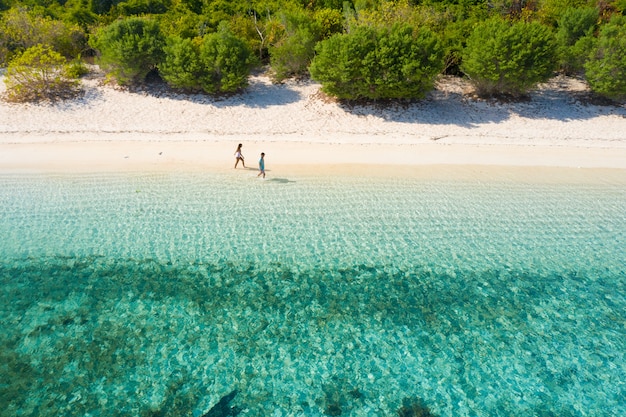 Playa tropical en Coron, Filipinas