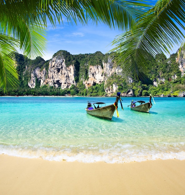 Playa tropical Mar de Andaman Tailandia