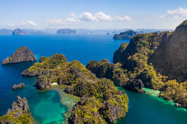 Playa tropical en El Nido, Palawan, Filipinas