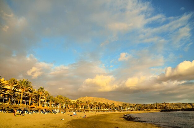 Foto playa tropical vacía en las islas canarias